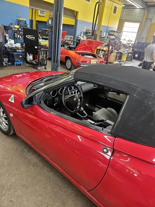 1998 Alfa Romeo 916 GTV & Spider - Image 16 of 31