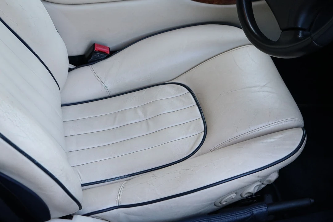 1998 Aston Martin DB7 - Image 27 of 30