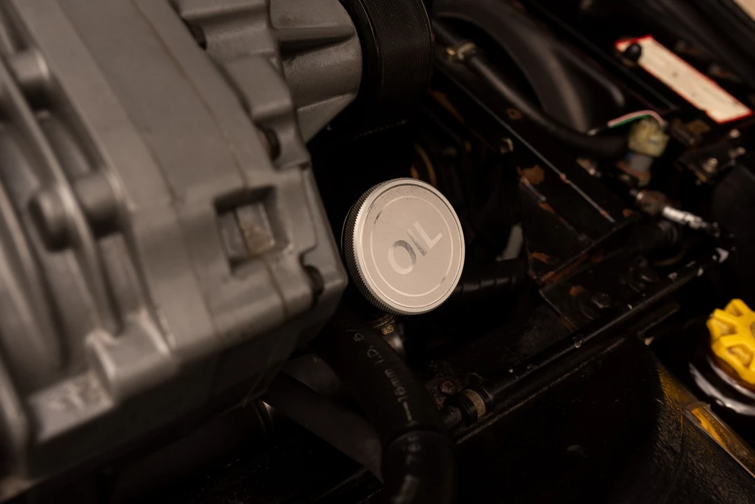 1998 Aston Martin Vantage (1993-2000) - Image 11 of 31