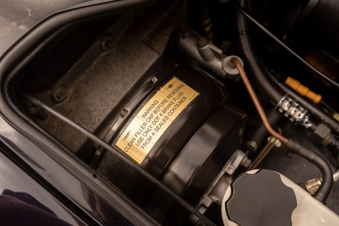 1998 Aston Martin Vantage (1993-2000) - Image 15 of 31
