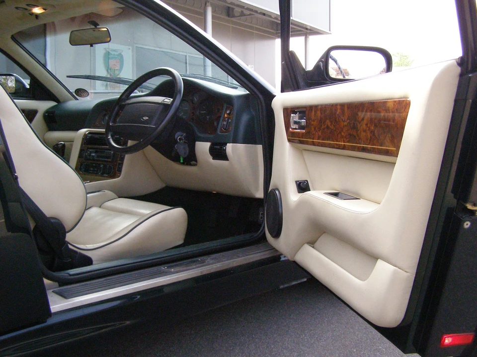 1998 Aston Martin Vantage - Image 8 of 8