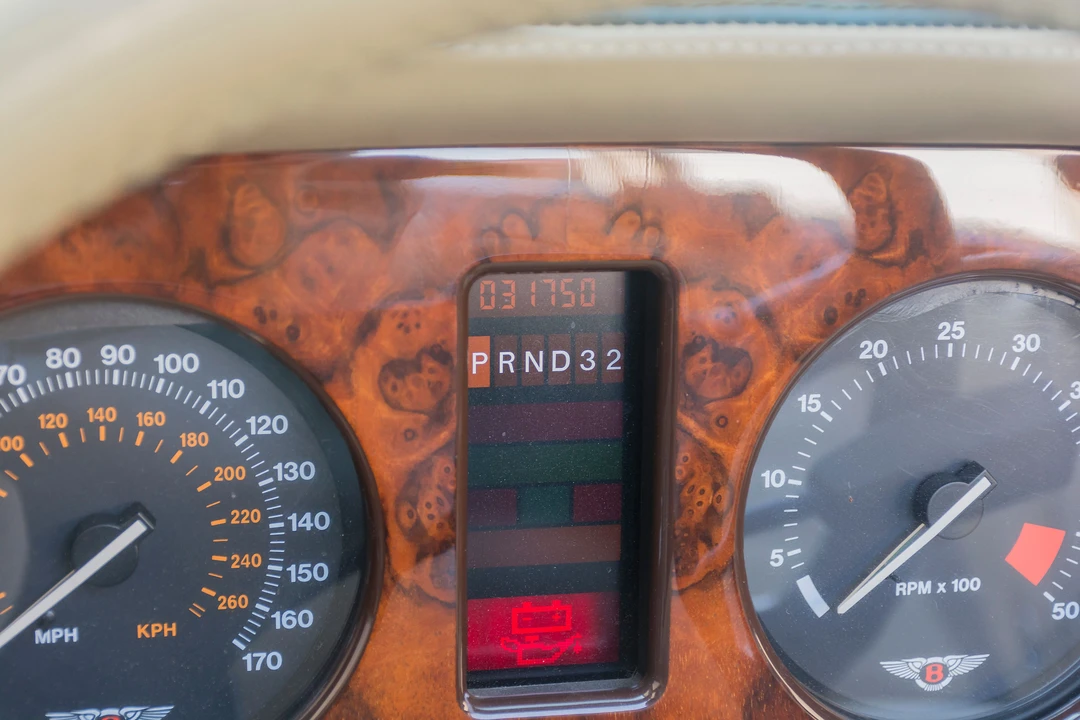 1998 Bentley Azure 1st Gen - Image 18 of 31