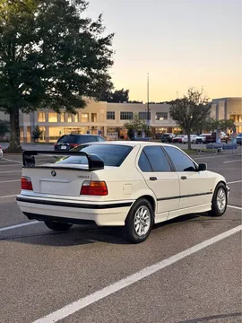 1998 BMW 3 Series 318i Sedan 4D