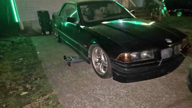 1998 BMW 3 Series · 323i Convertible 2D