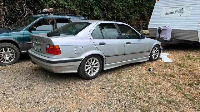 1998 BMW 3 Series 328i Sedan 4D