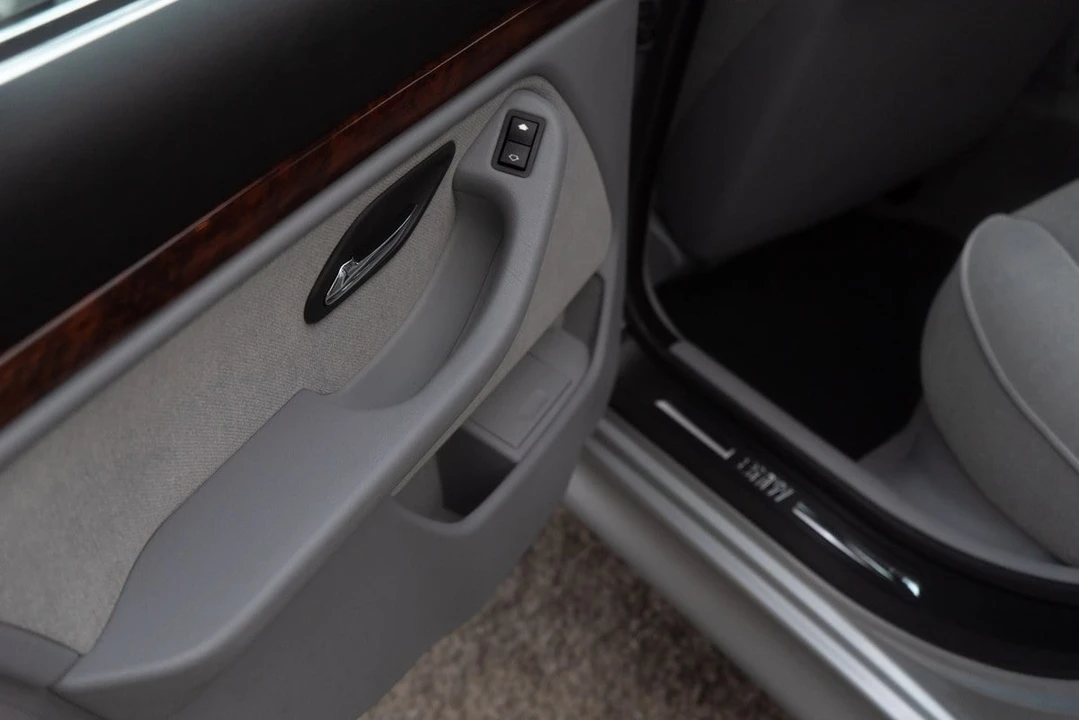 1998 BMW E39 5 Series - Image 12 of 30