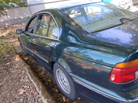1998 BMW 528i