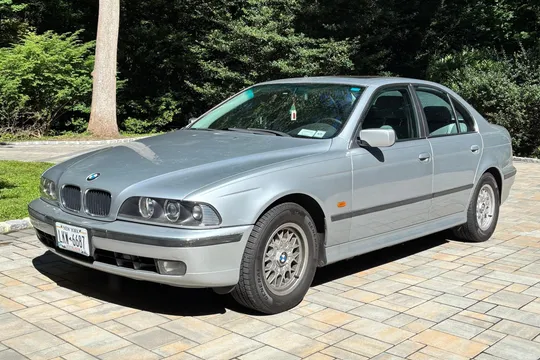 1998 BMW 528i Sedan