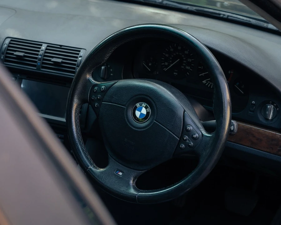 1998 BMW E39 540i - Image 14 of 30