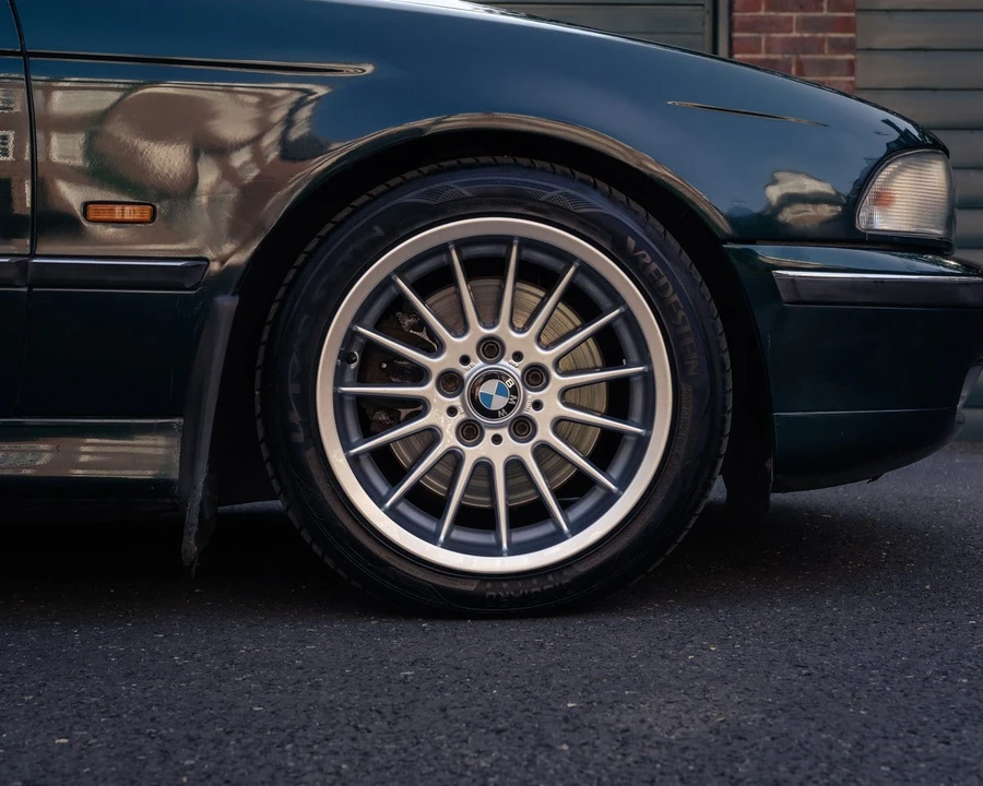 1998 BMW E39 540i - Image 10 of 30