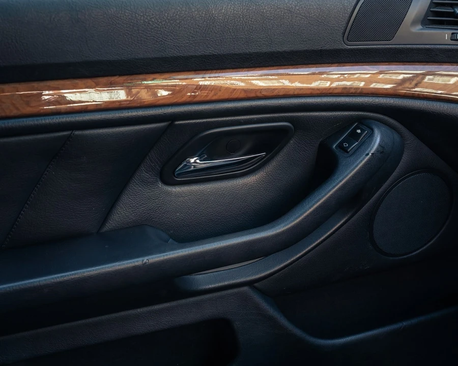1998 BMW E39 540i - Image 25 of 30