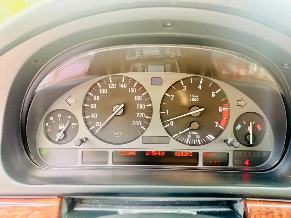 1998 BMW E39 540i - Image 14 of 16