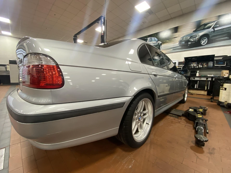1998 BMW E39 540i - Image 18 of 31