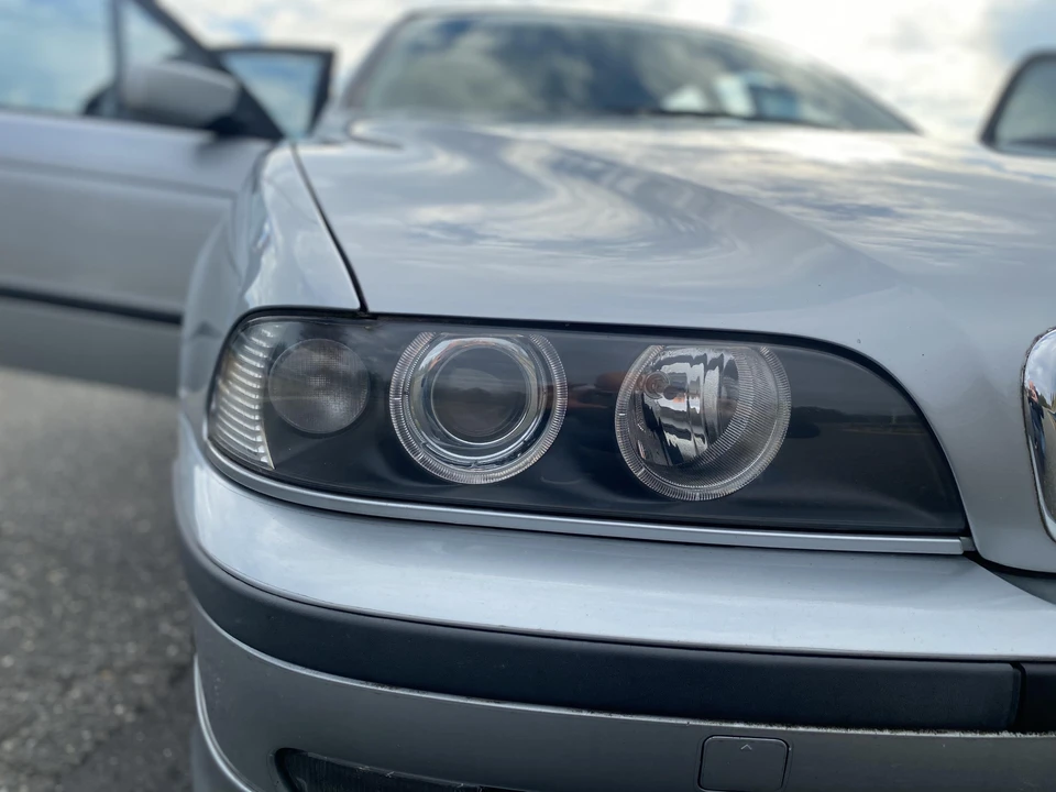 1998 BMW E39 540i - Image 11 of 31