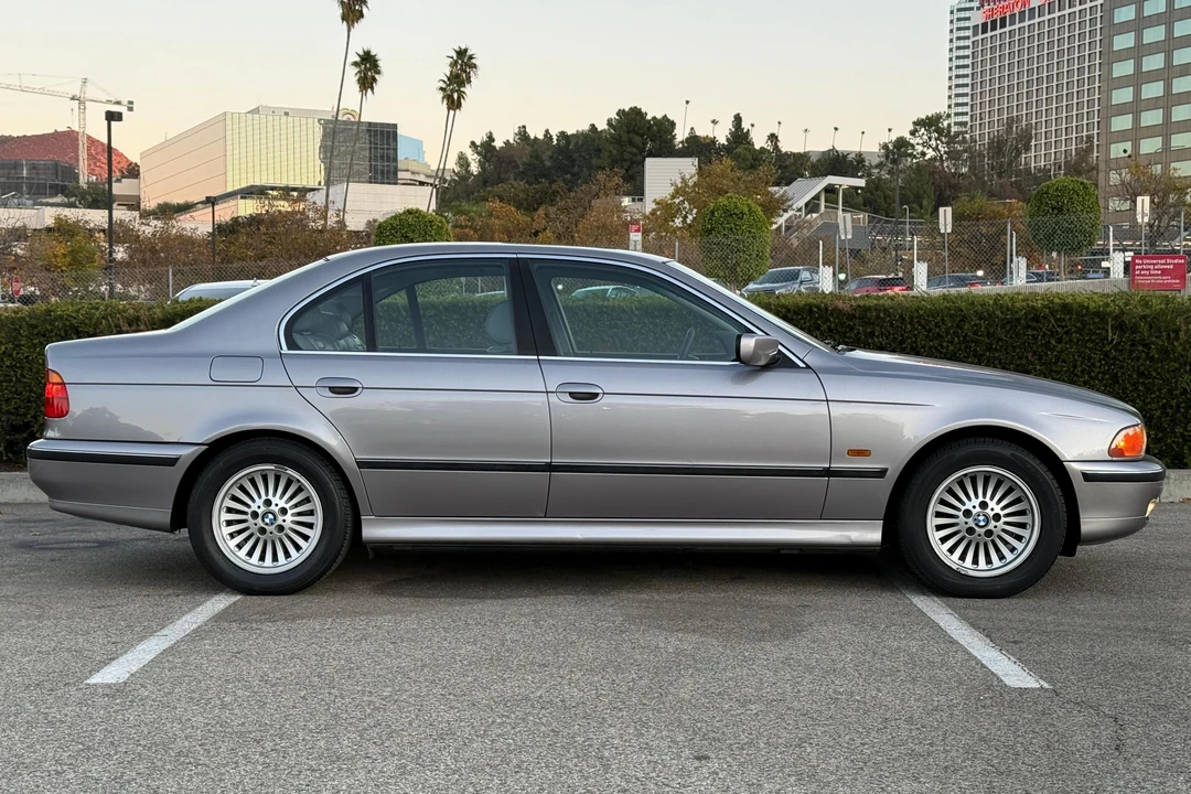 1998 BMW E39 540i - Image 3 of 31