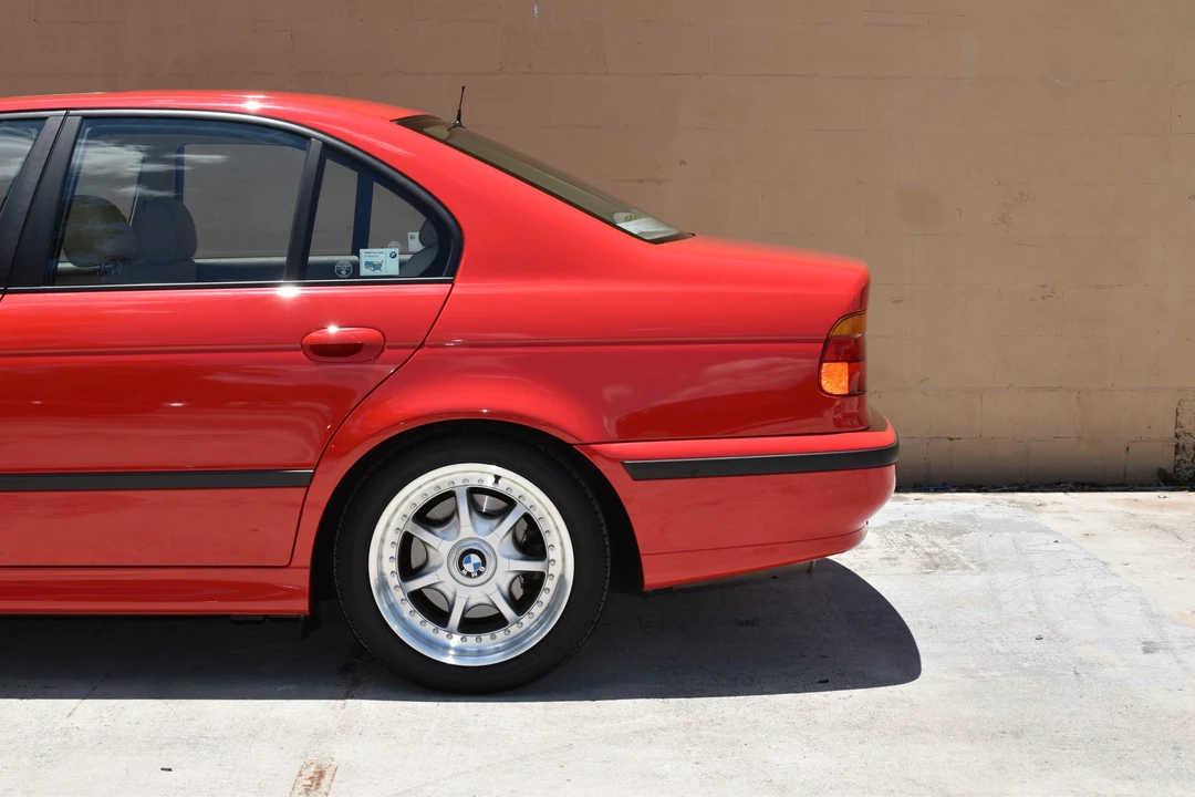 1998 BMW E39 540i - Image 12 of 31