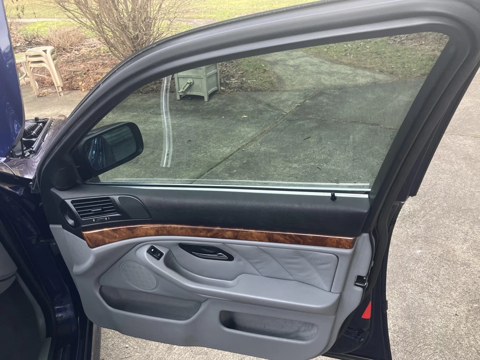 1998 BMW E39 540i - Image 23 of 31