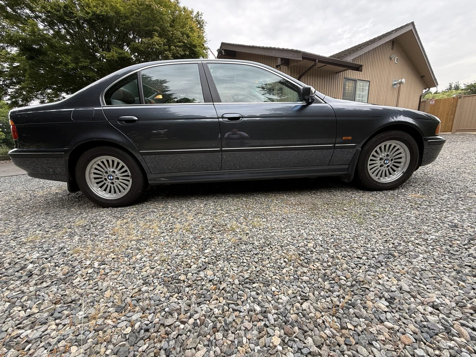 1998 BMW E39 540i - Image 7 of 31