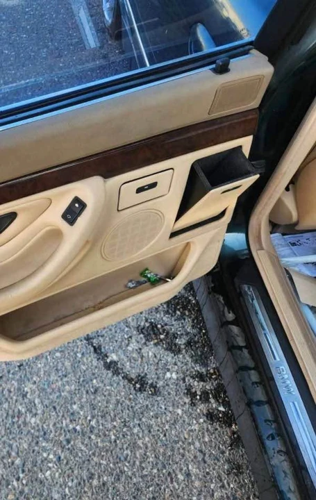1998 BMW E38 7 Series - Image 2 of 2