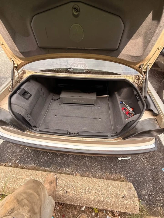 1998 BMW E38 7 Series - Image 9 of 10