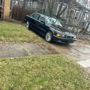 1998 BMW 7 Series 740iL Sedan 4D