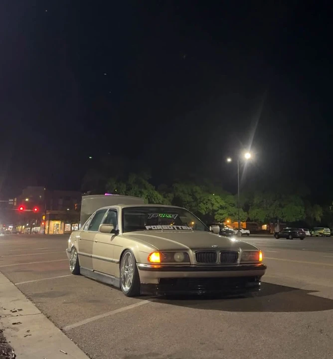 1998 BMW E38 7 Series - Image 2 of 6