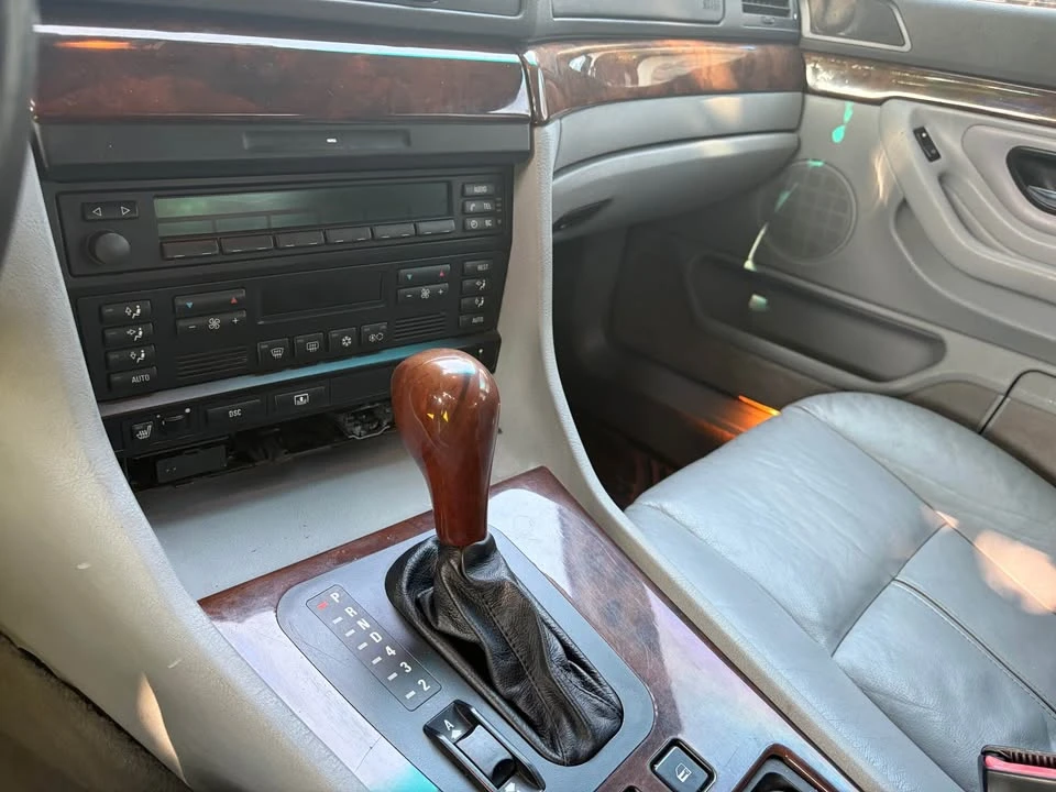 1998 BMW E38 7 Series - Image 8 of 10
