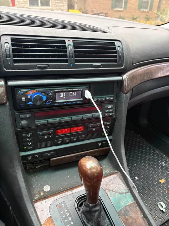 1998 BMW E38 7 Series - Image 6 of 10