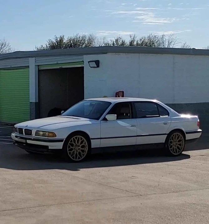 1998 BMW E38 7 Series - Image 3 of 4