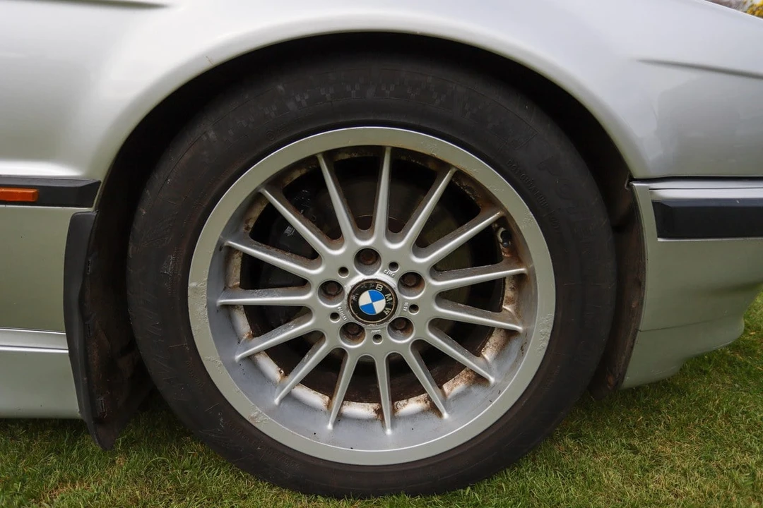 1998 BMW E38 7 Series - Image 16 of 30