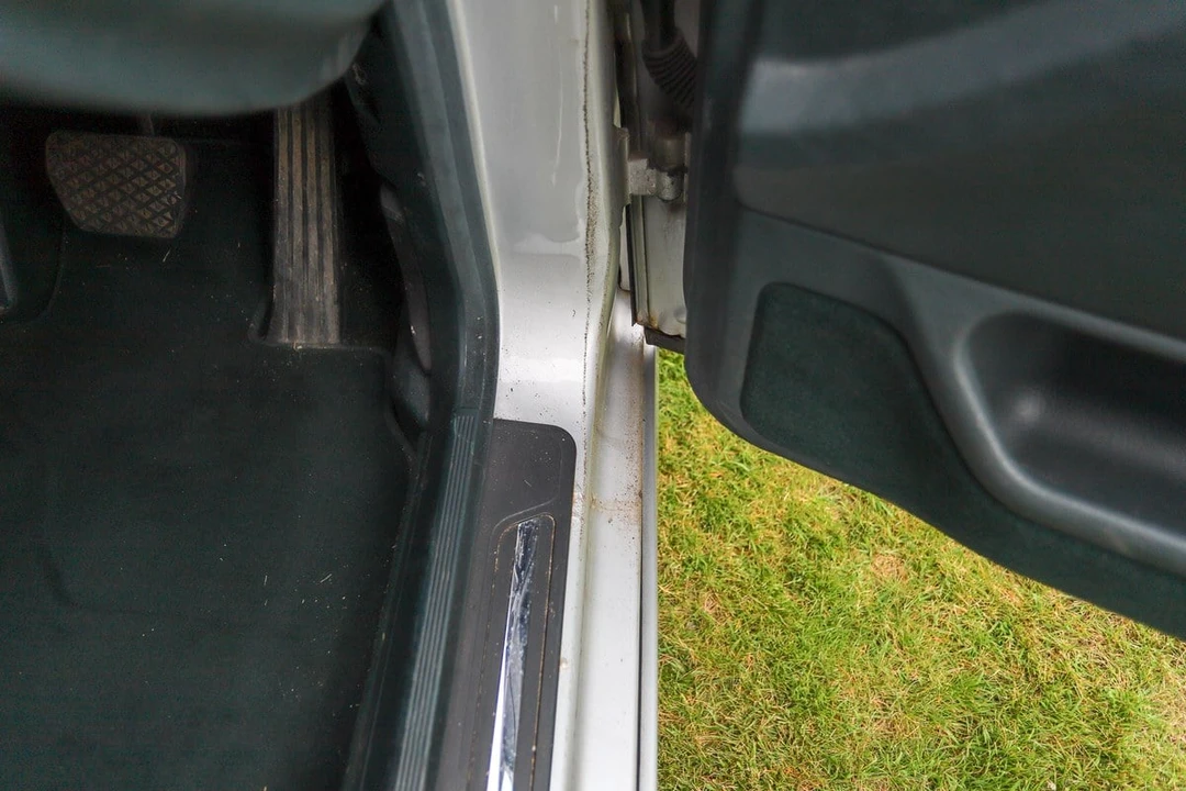 1998 BMW E38 7 Series - Image 28 of 30