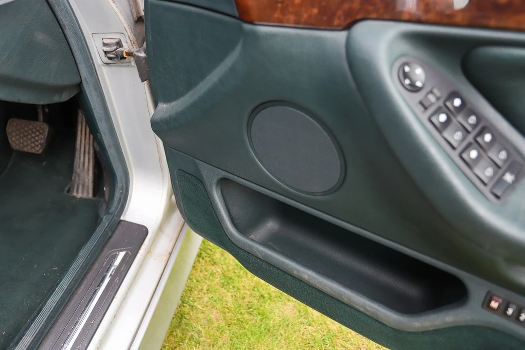 1998 BMW E38 7 Series - Image 26 of 30