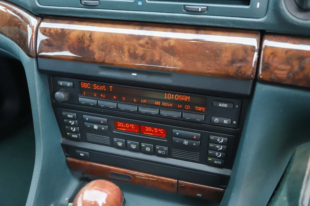 1998 BMW E38 7 Series - Image 19 of 30