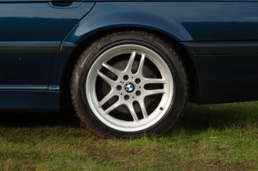 1998 BMW E38 7 Series - Image 13 of 30