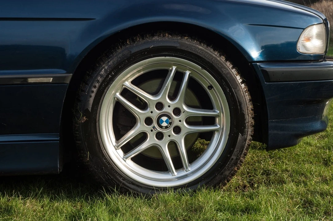 1998 BMW E38 7 Series - Image 11 of 30