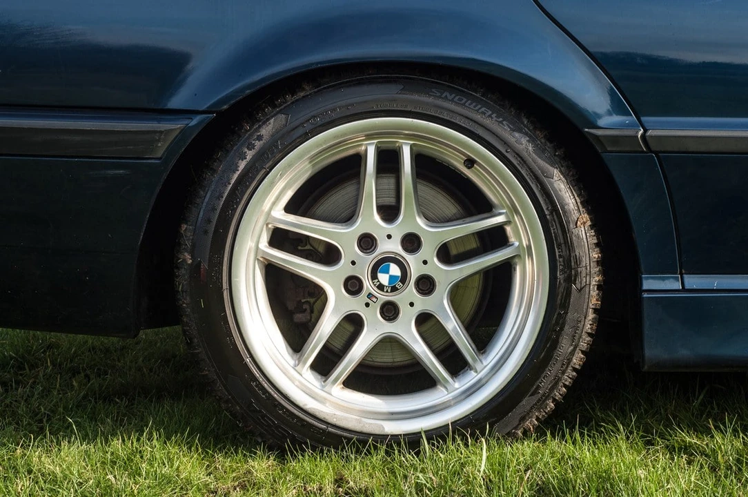 1998 BMW E38 7 Series - Image 10 of 30