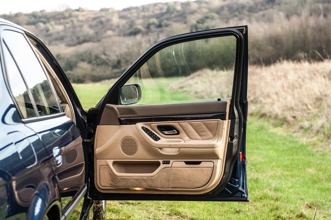 1998 BMW E38 7 Series - Image 14 of 30