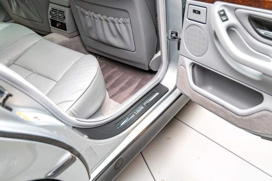 1998 BMW E38 7 Series - Image 9 of 21