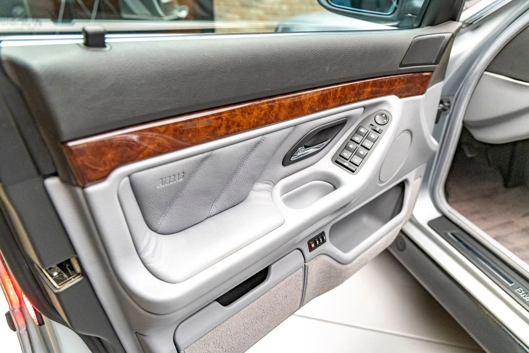 1998 BMW E38 7 Series - Image 11 of 21