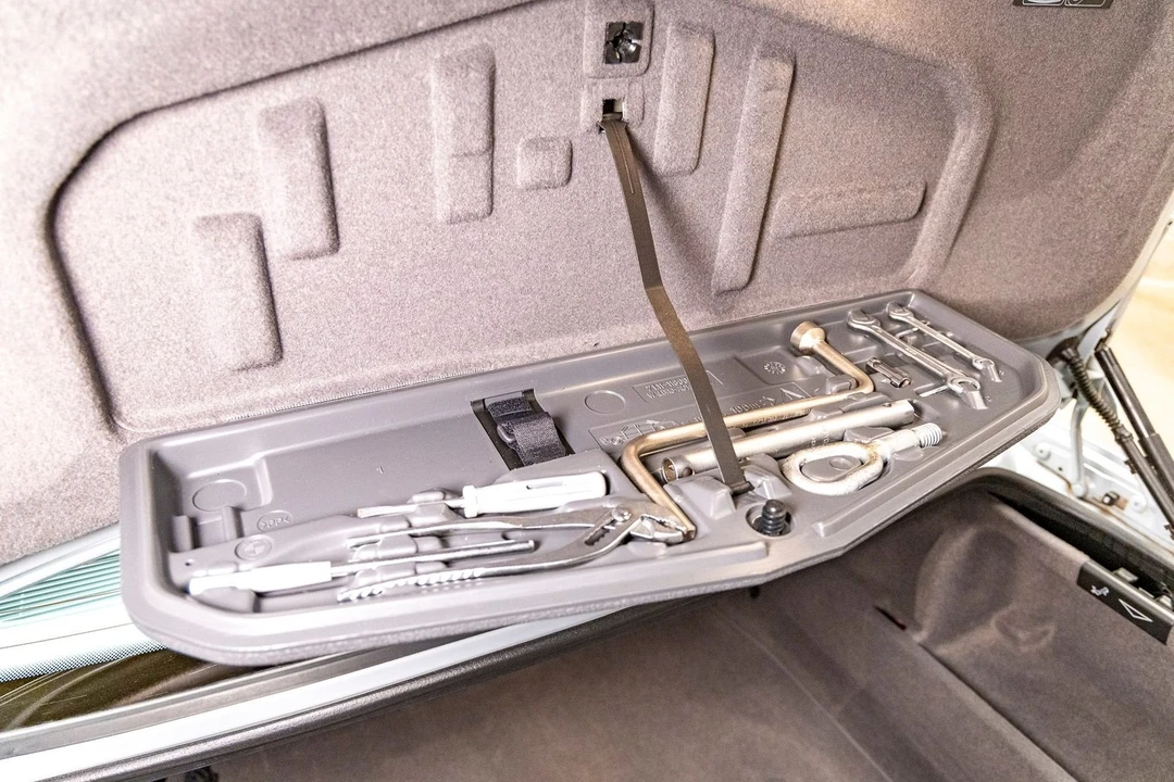 1998 BMW E38 7 Series - Image 21 of 21