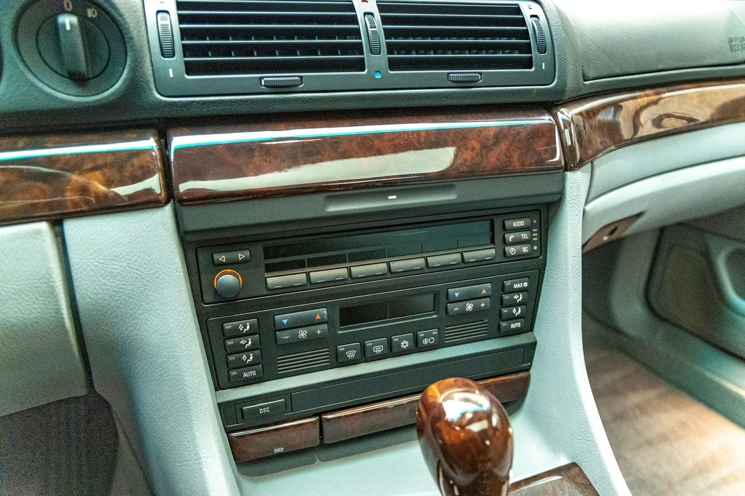 1998 BMW E38 7 Series - Image 13 of 21