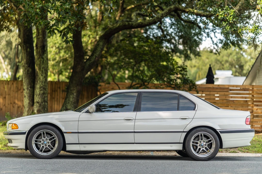 1998 BMW E38 7 Series - Image 8 of 31