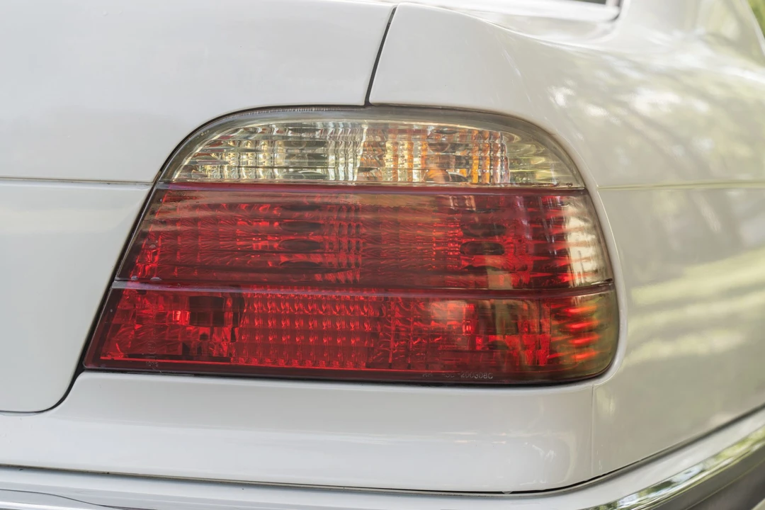 1998 BMW E38 7 Series - Image 23 of 31