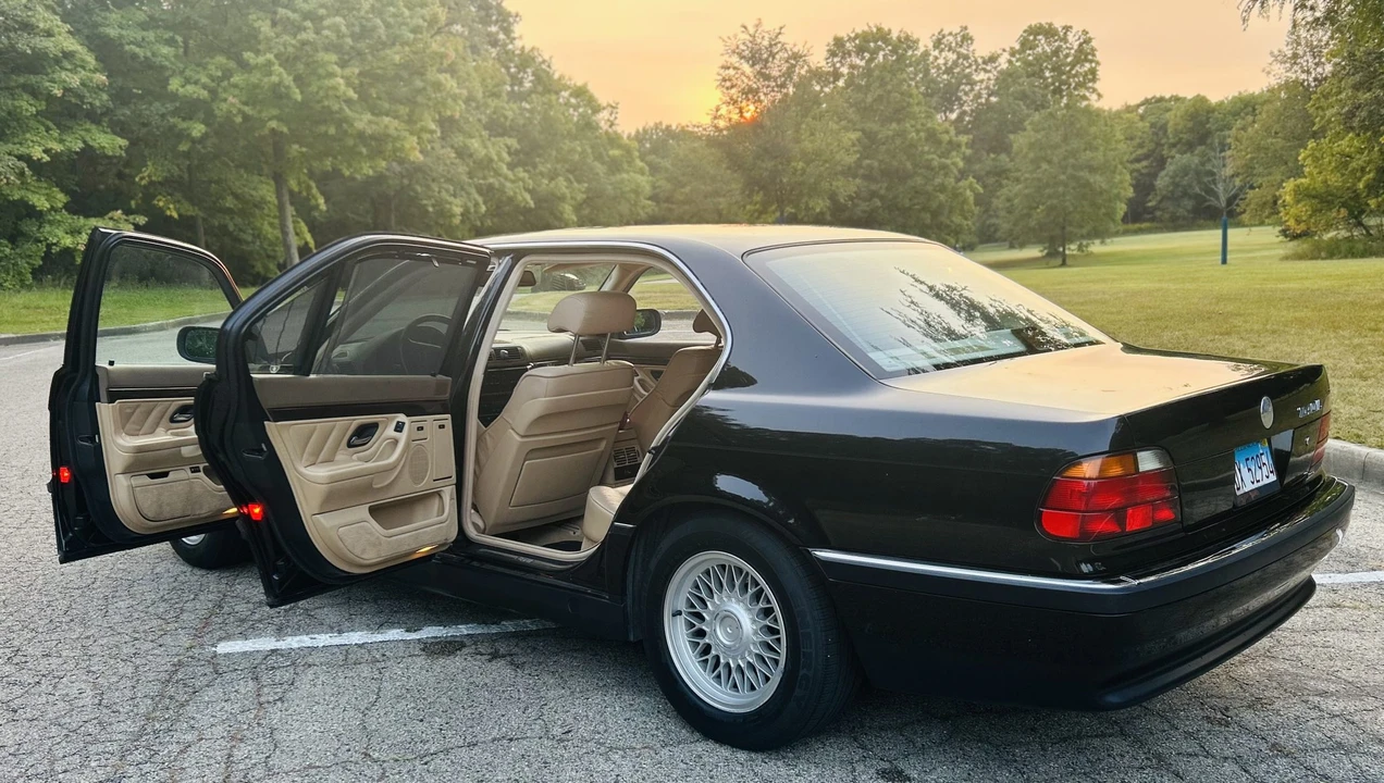 1998 BMW E38 7 Series - Image 28 of 31