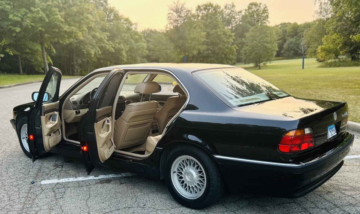 1998 BMW E38 7 Series - Image 29 of 31