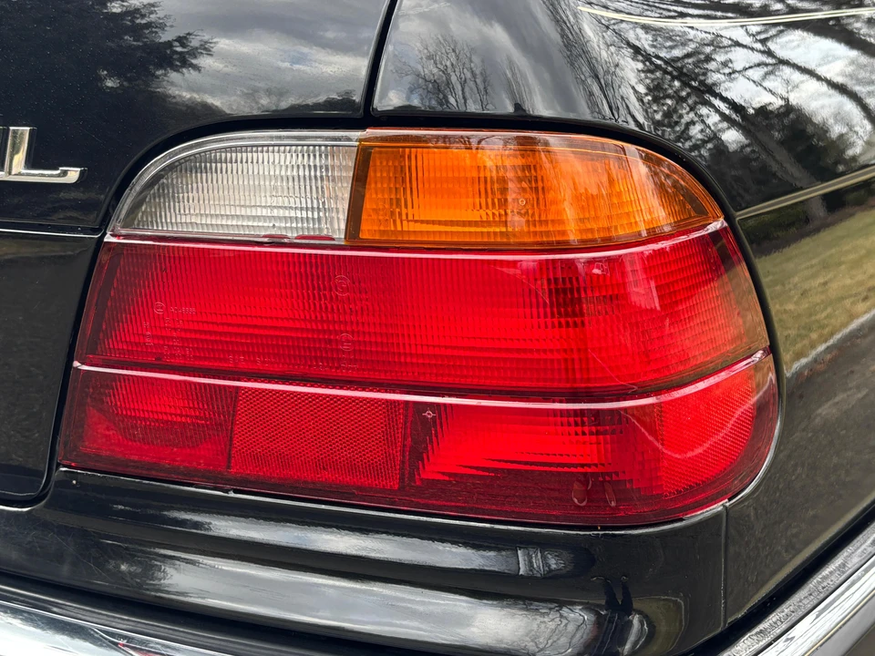 1998 BMW E38 7 Series - Image 28 of 29