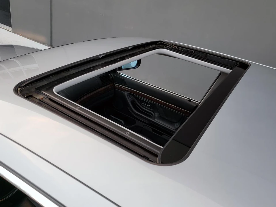 1998 BMW E38 7 Series - Image 29 of 31