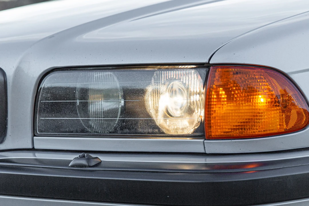 1998 BMW E38 7 Series - Image 14 of 31