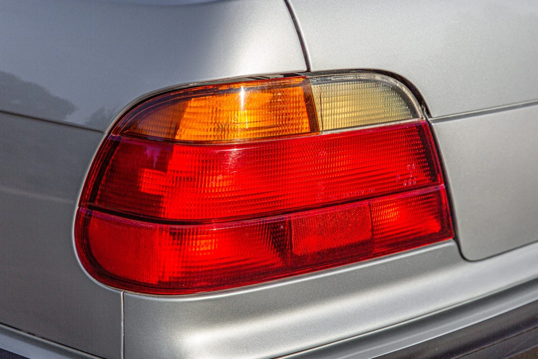1998 BMW E38 7 Series - Image 15 of 31