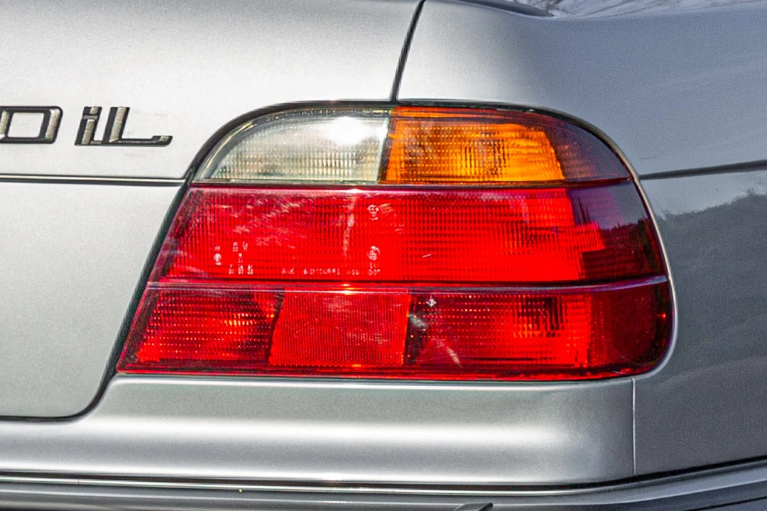 1998 BMW E38 7 Series - Image 16 of 31
